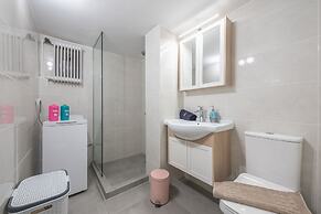 Supreme Suite with balcony by Cloudkeys