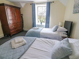 South Lodge