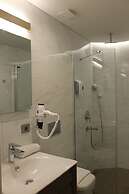 GARLON RESIDENCE