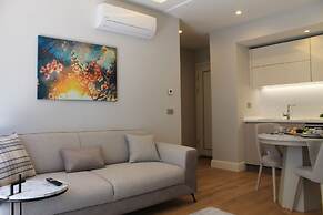 GARLON RESIDENCE