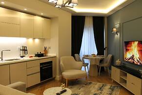 GARLON RESIDENCE
