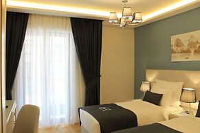 GARLON RESIDENCE
