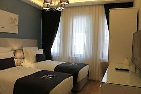 GARLON RESIDENCE