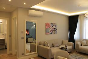 GARLON RESIDENCE