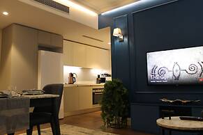 GARLON RESIDENCE