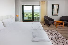Beacon Hill Suites