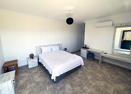 Beacon Hill Suites