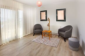 Beacon Hill Suites
