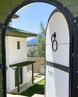 Beacon Hill Suites