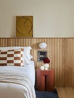 The Isla & Casita Motel