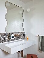 The Isla & Casita Motel