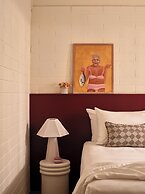 The Isla & Casita Motel
