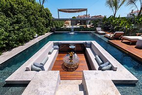 Genesis Hotel