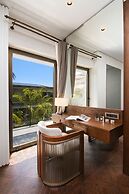Genesis Hotel