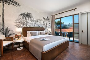 Genesis Hotel