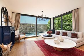 Genesis Hotel