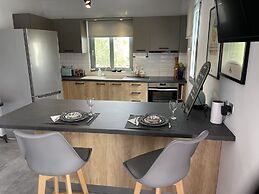 Flat - Sleeps 2 - Parking - Patio
