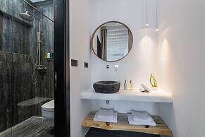 She Mykonos- Luxury Apartments