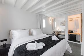 She Mykonos- Luxury Apartments
