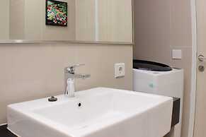 Warm And Cozy Studio At Azalea Suites Apartment