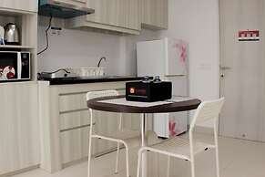 Warm And Cozy Studio At Azalea Suites Apartment