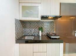 Comfort Studio At Sky Terrace Apartment