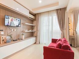 Comfort Studio At Sky Terrace Apartment