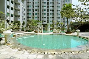 Comfort Studio At Sky Terrace Apartment