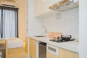 Simply And Cozy Studio At Sky House Bsd Apartment