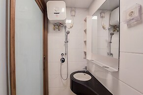 Simply And Cozy Studio At Sky House Bsd Apartment