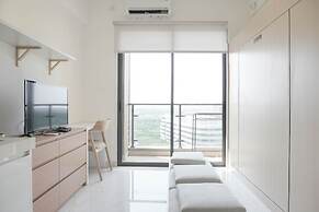 Warm And Cozy Stay Studio At Sky House Bsd Apartment
