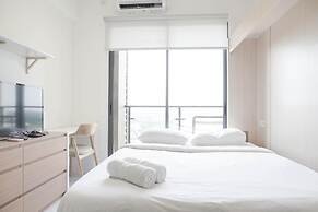 Warm And Cozy Stay Studio At Sky House Bsd Apartment