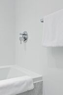 1111 Richards - 1407