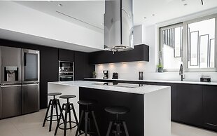 Black Stone Villa