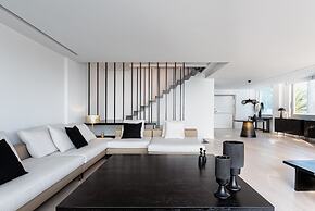 Black Stone Villa