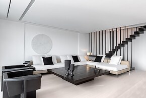 Black Stone Villa