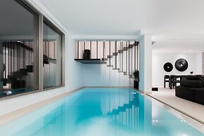Black Stone Villa