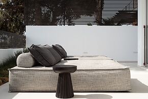 Black Stone Villa