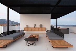 Black Stone Villa