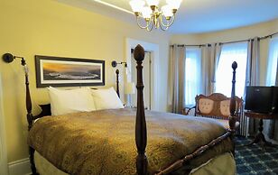 The Roses Heritage Inn
