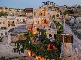 Kayata Cave Suites