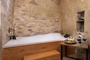 Kayata Cave Suites