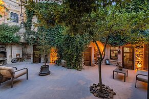 Kayata Cave Suites