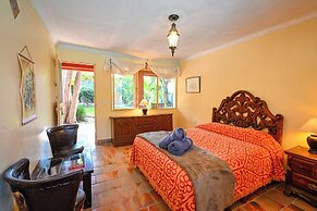 Casa Aurora Garden Retreat