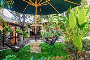 Casa Aurora Garden Retreat