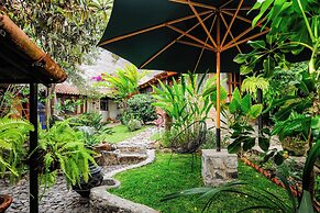 Casa Aurora Garden Retreat