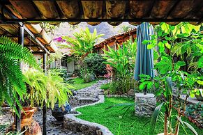 Casa Aurora Garden Retreat