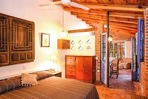 Casa Aurora Garden Retreat
