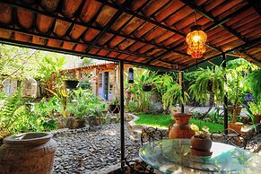 Casa Aurora Garden Retreat