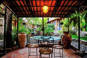 Casa Aurora Garden Retreat